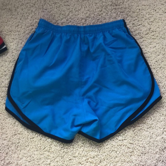 Nike shorts - Picture 2 of 3